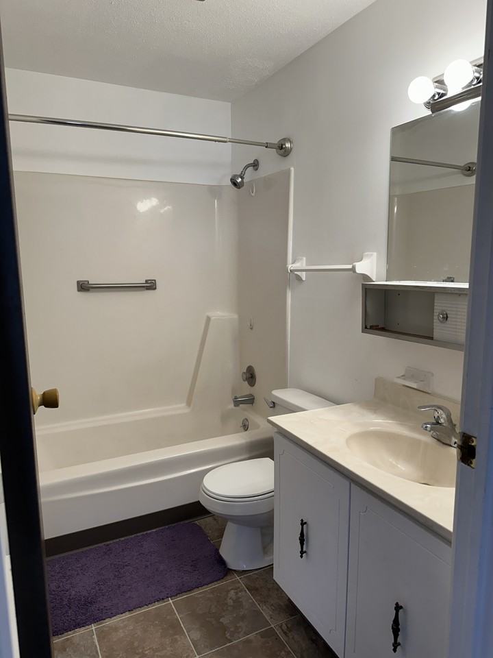 367 Howard Avenue - Photo 2 of 9