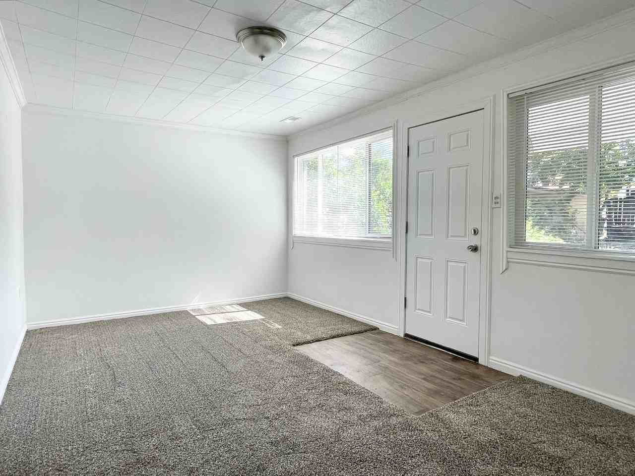 307 N 100 W - Photo 2 of 13
