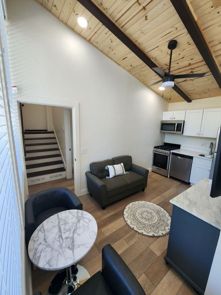 136 E 200 N #B - Photo 5 of 6