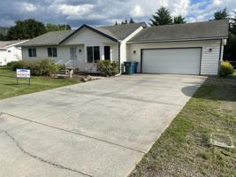 featured image of 624 E Maple Pl