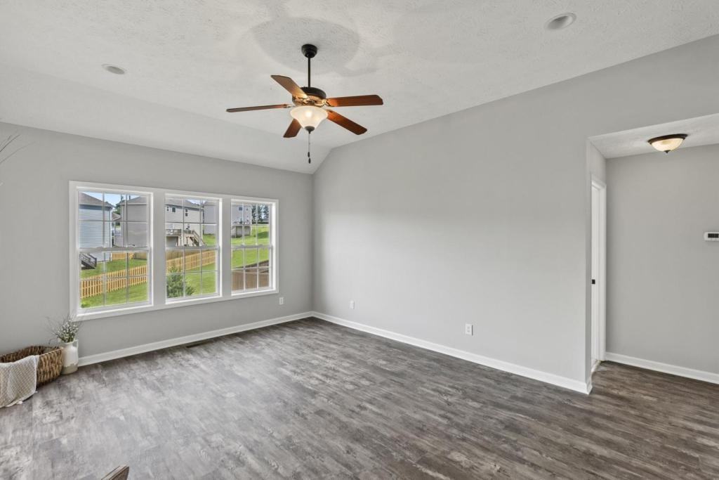 444 Berry Cir - Photo 3 of 16