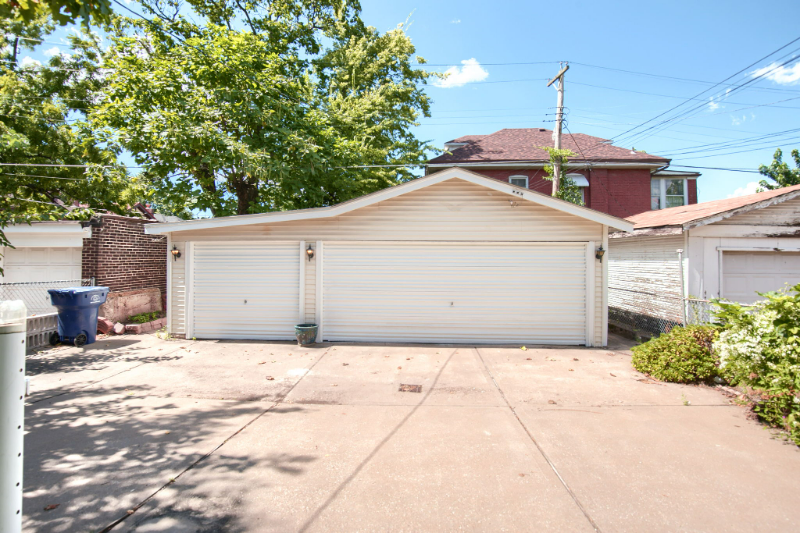 4239 Louisiana Ave #2F - Photo 4 of 18