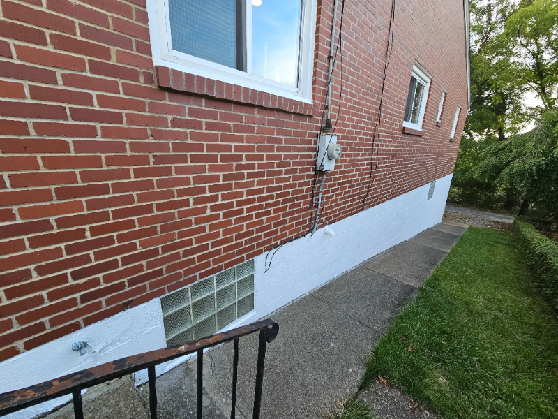 1606 Greentree Rd - Photo 4 of 28