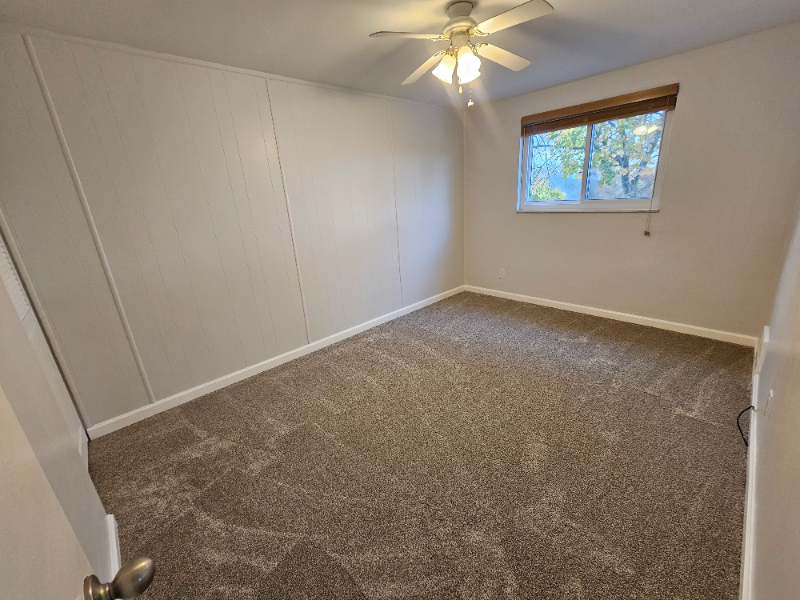 1606 Greentree Rd - Photo 6 of 28