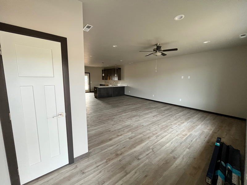 2212 Quartzite Dr - Photo 3 of 16