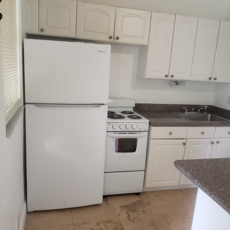 1429 Sw 9th St #8 - Photo 6 of 17