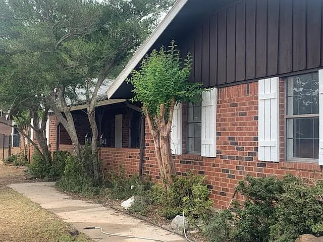 2505 Laney Circle - Photo 3 of 20