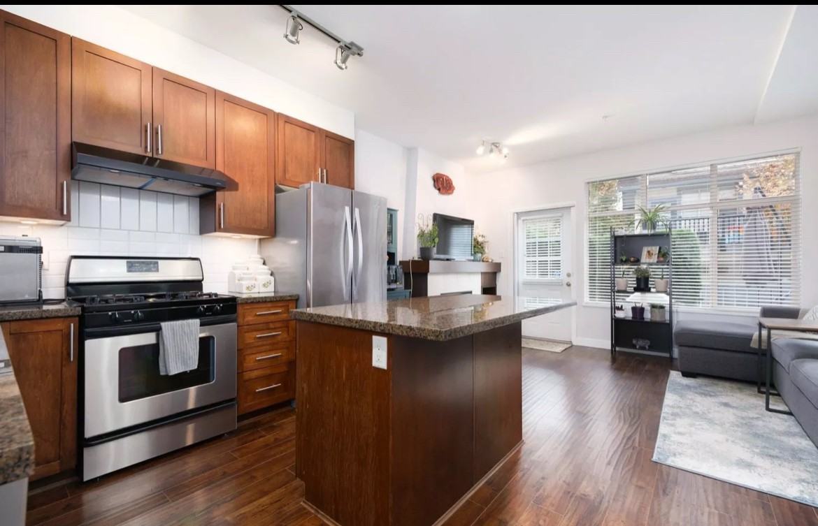 21661 88 Ave - Photo 3 of 9