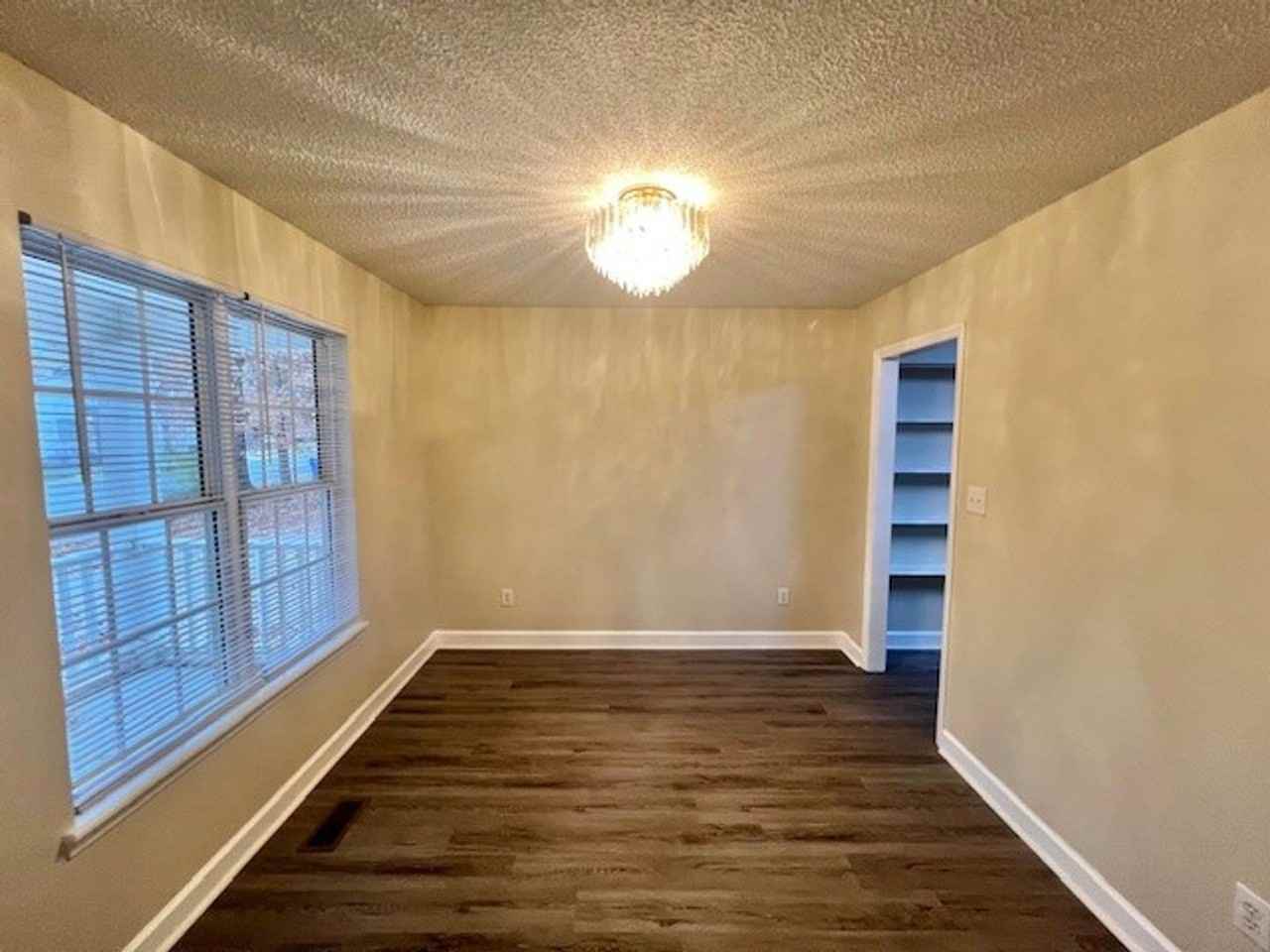 1401 E Lenoir St - Photo 2 of 20