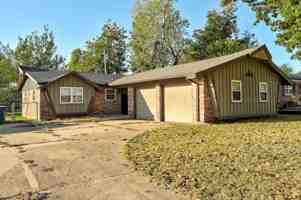 featured image of 636 E 27th Pl