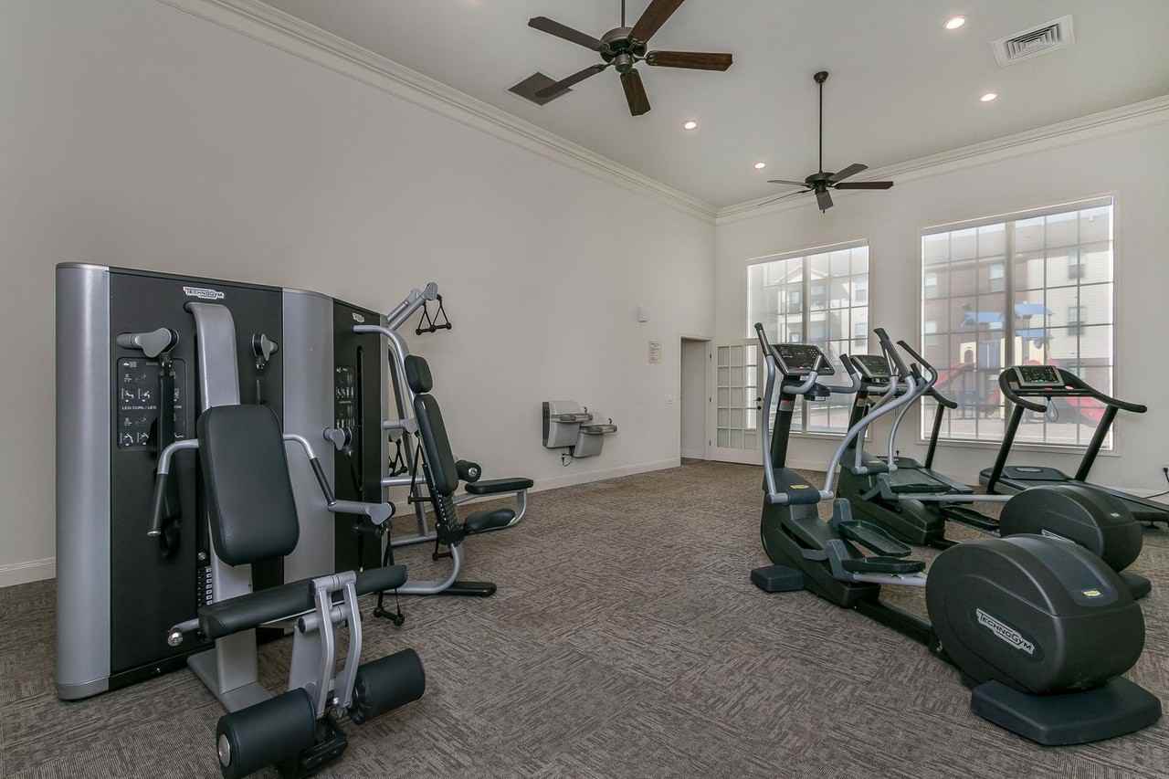Ridgewood Apartments - Photo 6 of 38