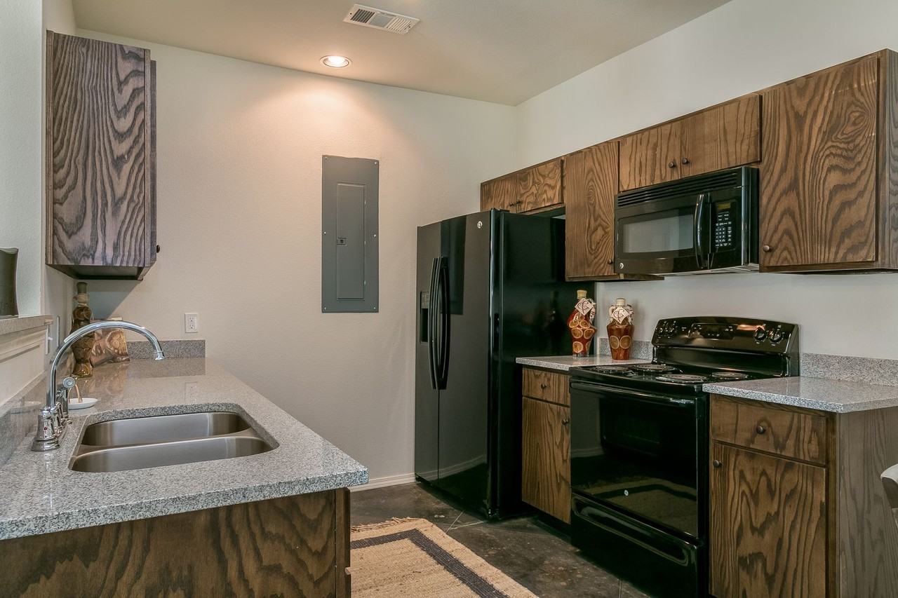 Ridgewood Apartments - Photo 7 of 38
