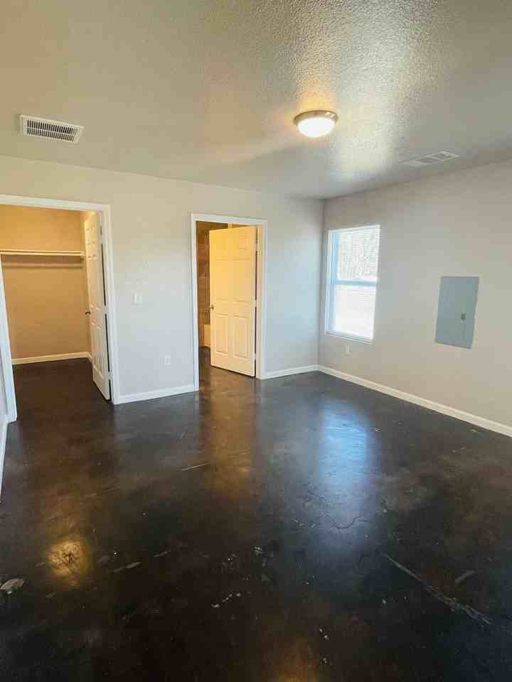 611 Gizelle St - Photo 7 of 14
