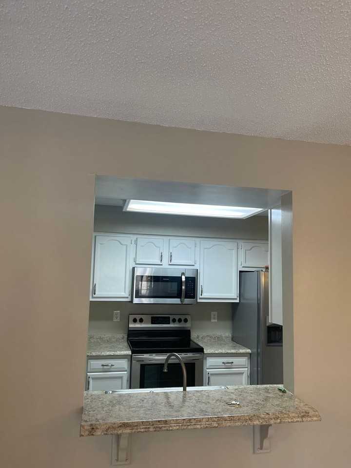 343 Gainsborough Sq - Photo 7 of 21