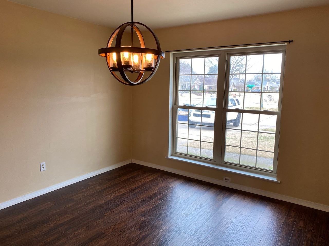 2116 Robert E Lee Blvd - Photo 3 of 13