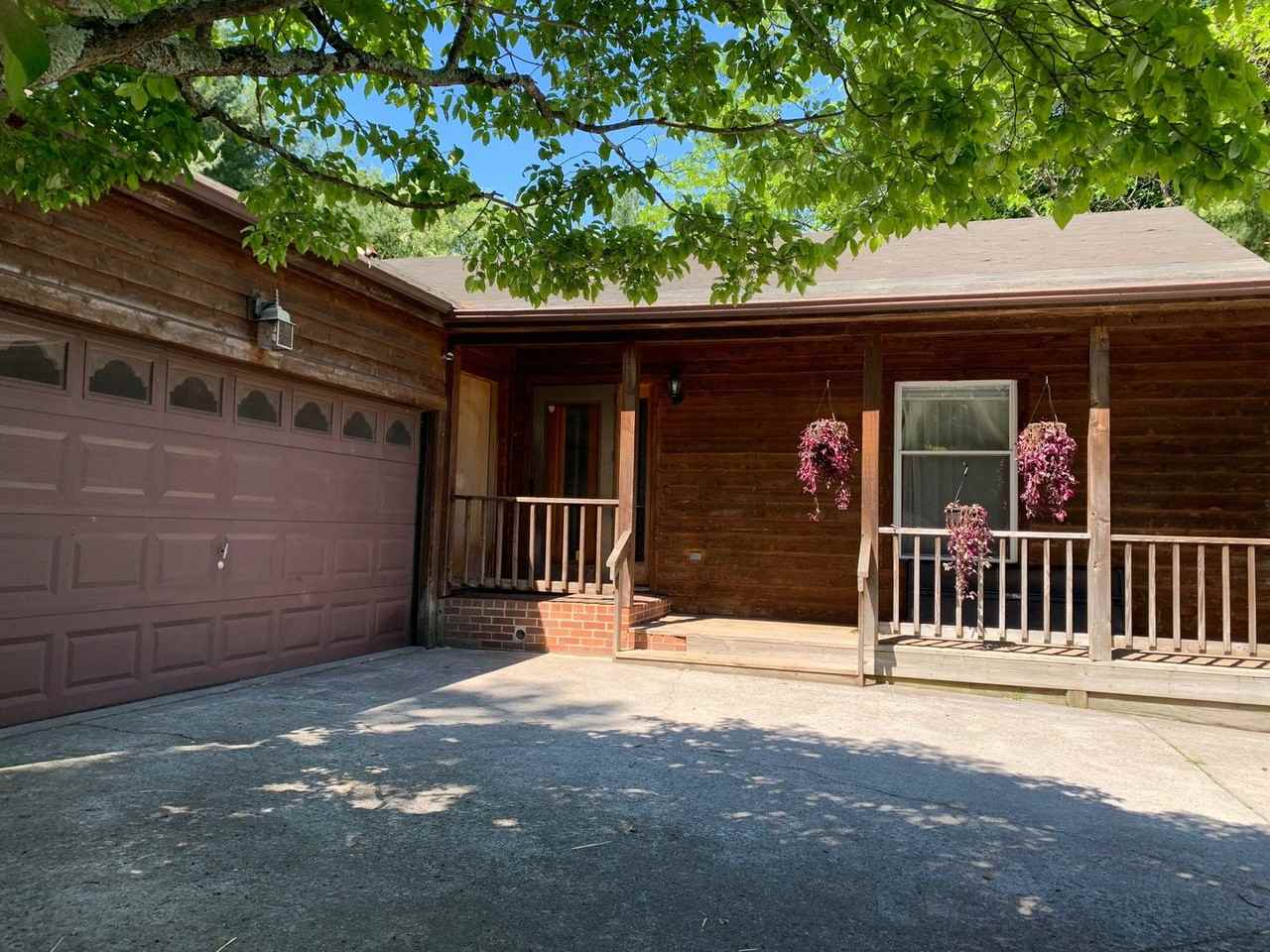 1101 Horse Shoe Ln - Photo 2 of 4