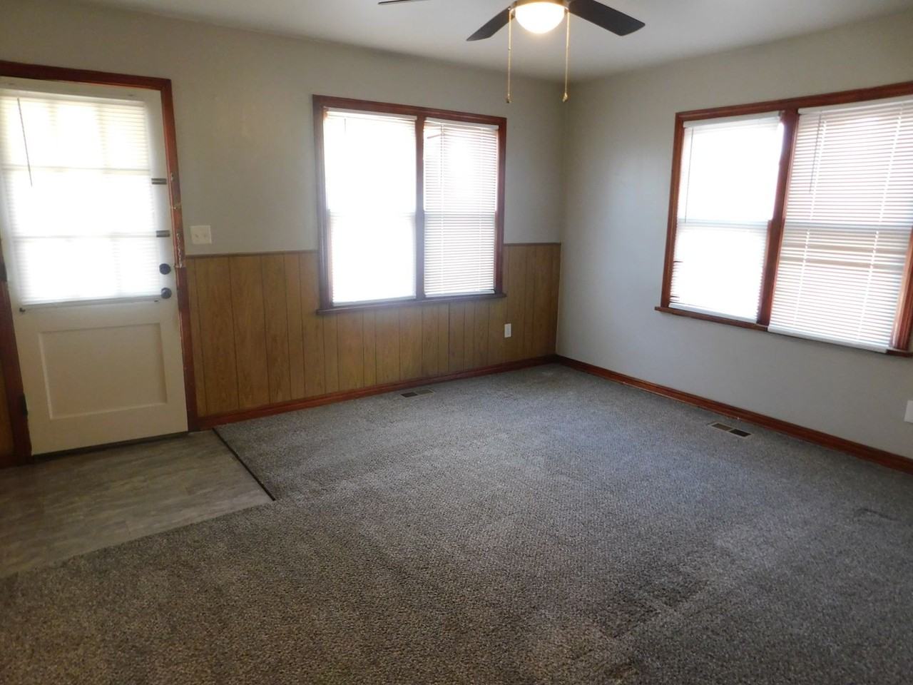 117 W Summit Ave - Photo 3 of 12