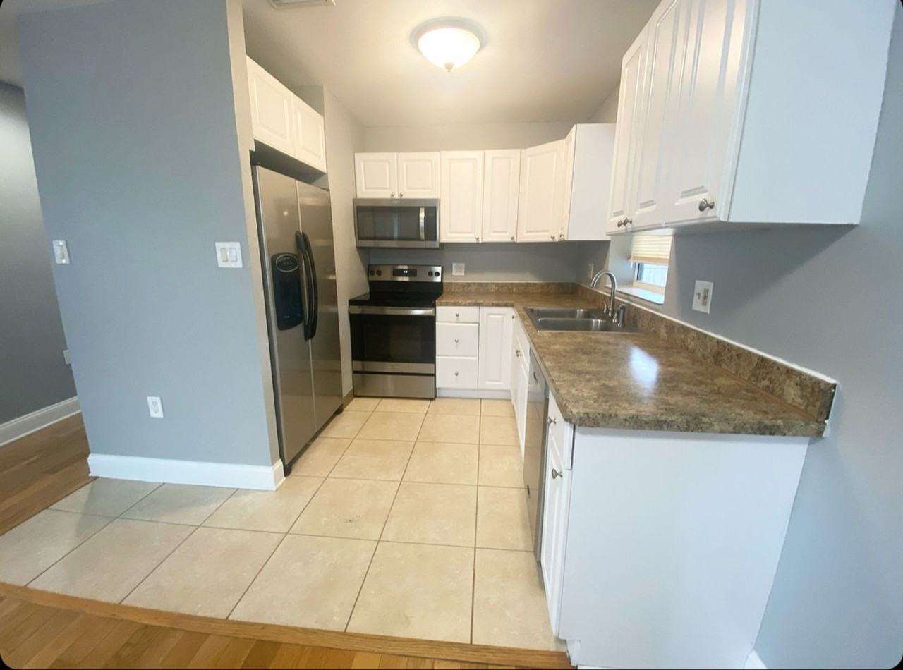 1019 W Berry Ave - Photo 2 of 12