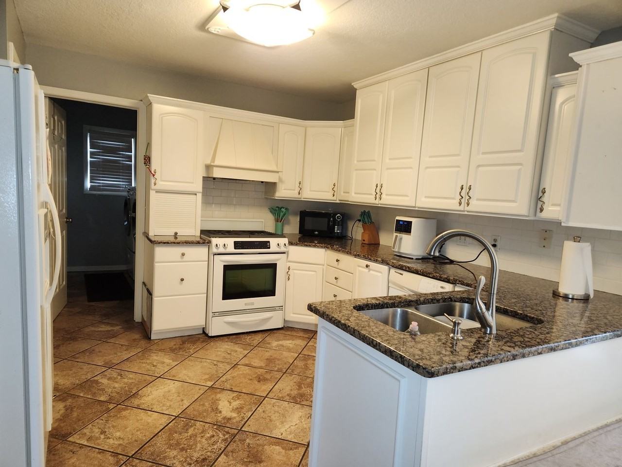 6013 Frances Ct - Photo 2 of 10