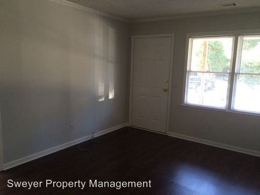 426 Henry St - Photo 3 of 17