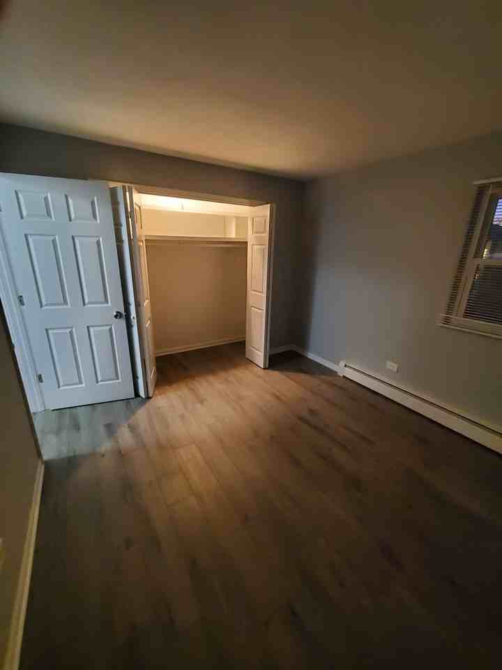 1034 E Division St #D - Photo 3 of 9