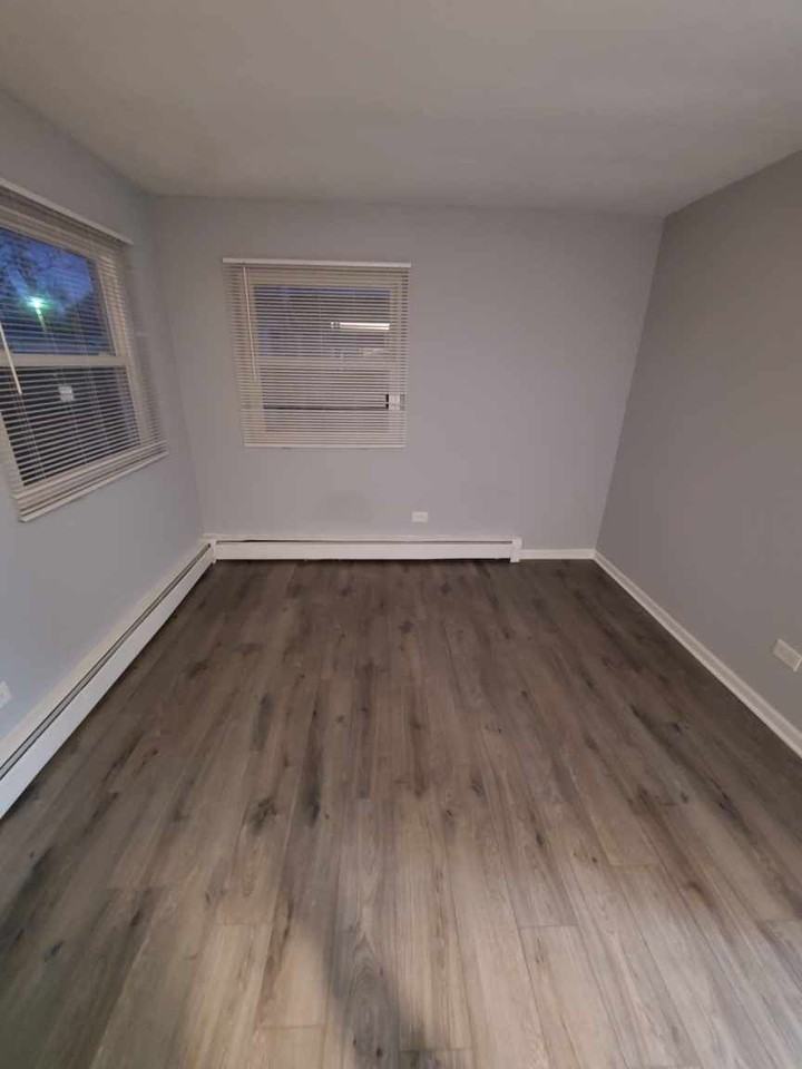 1034 E Division St #D - Photo 6 of 9