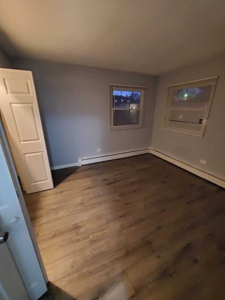1034 E Division St #D - Photo 7 of 9