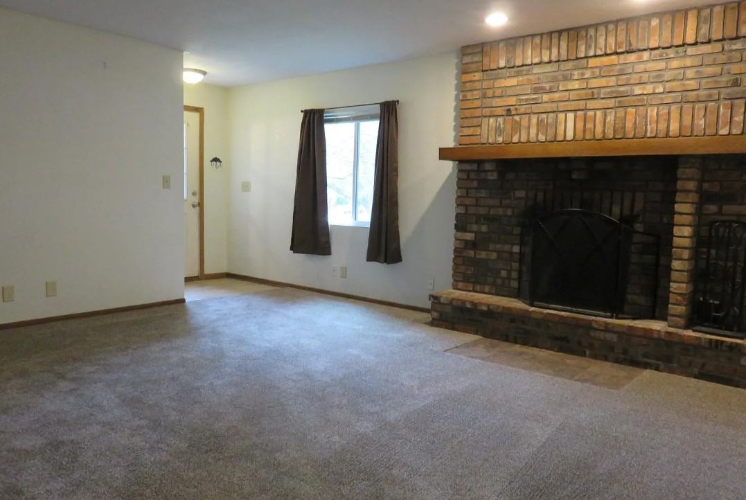 1328 Woodstock Ave #1326 - Photo 3 of 9