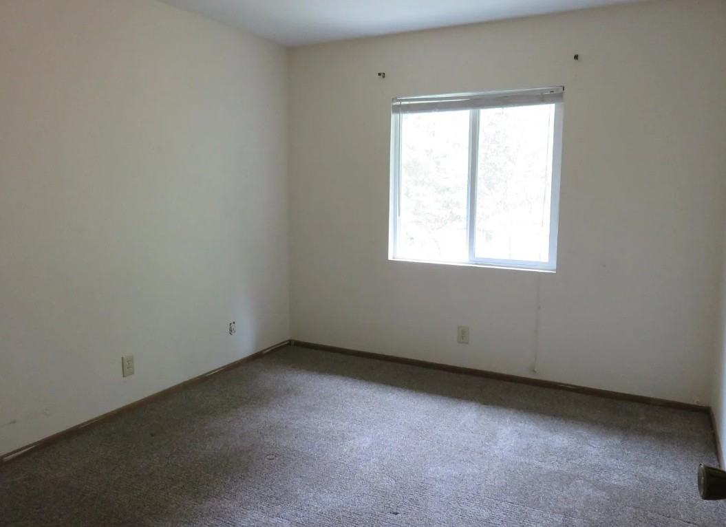 1328 Woodstock Ave #1326 - Photo 7 of 9