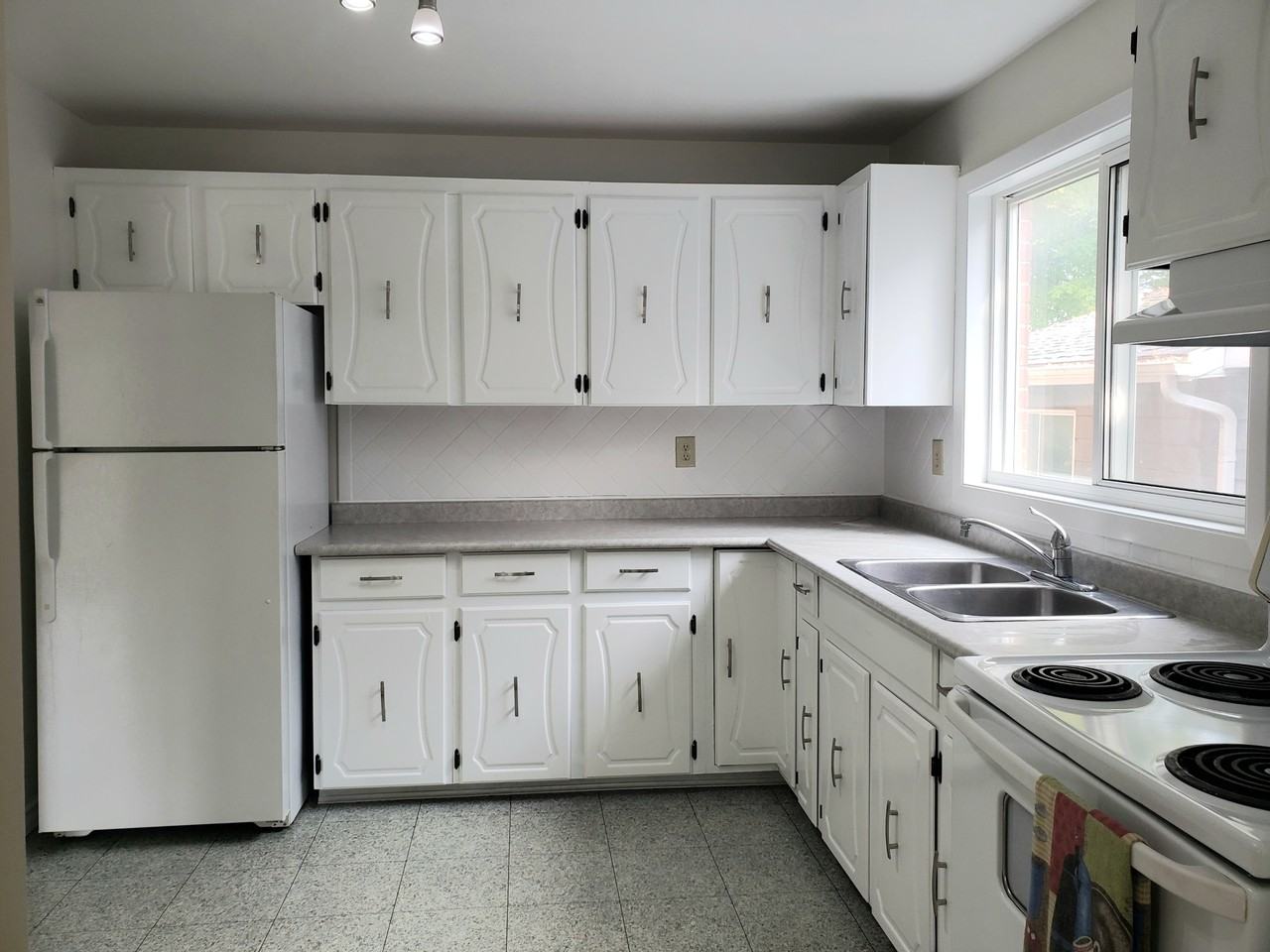 365 Weller Ave #2 - Photo 6 of 12