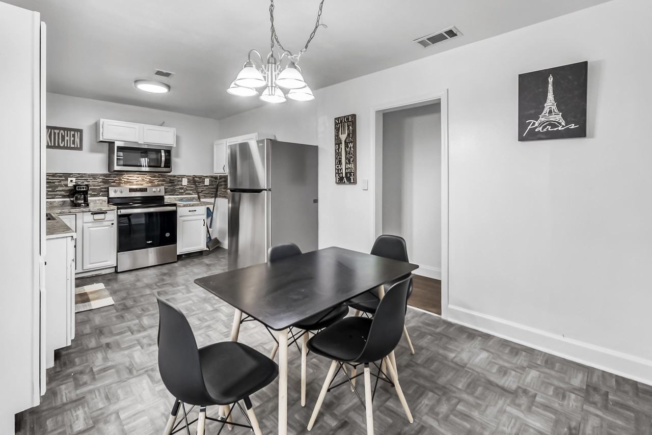 Royce Ave - Photo 6 of 10