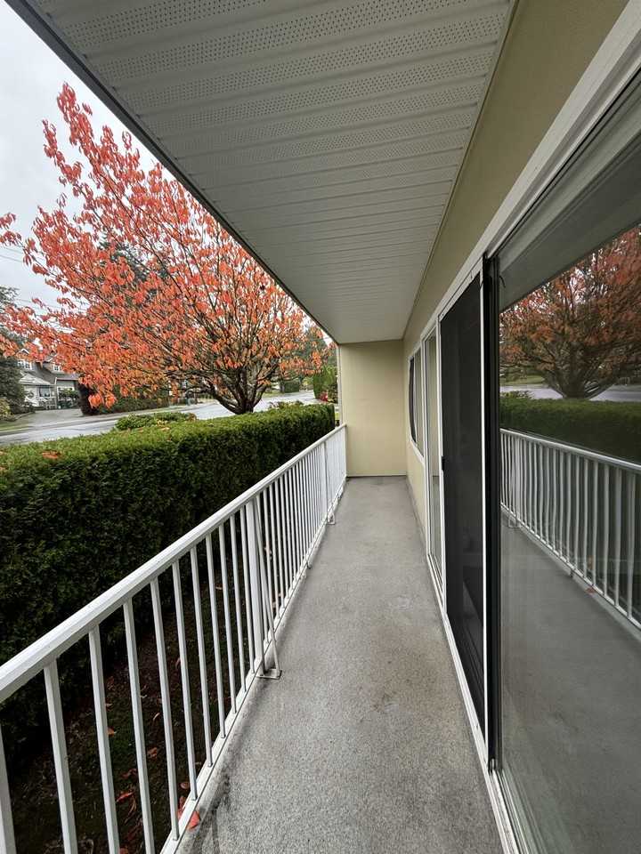 5521 16 Avenue #103 - Photo 3 of 11