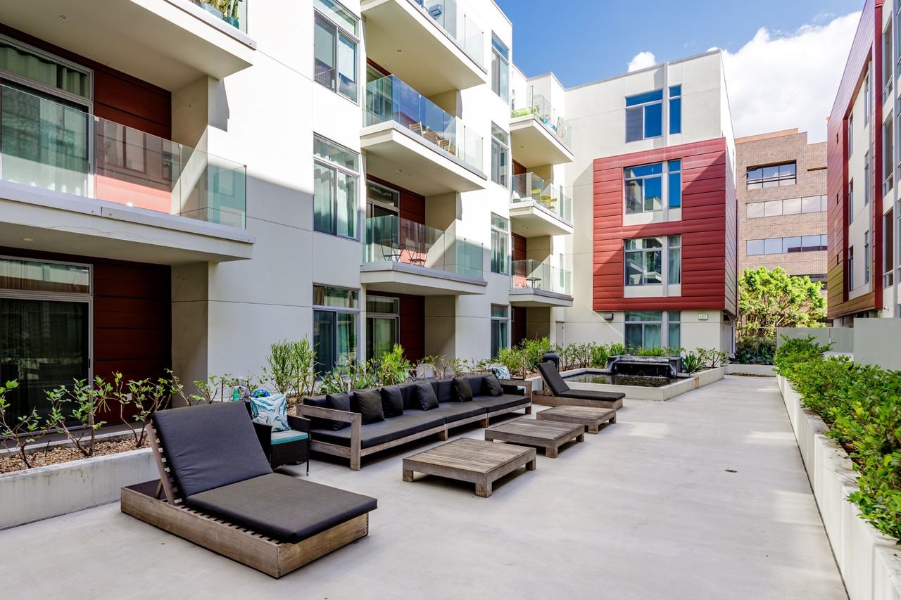 Los Robles - Photo 3 of 28