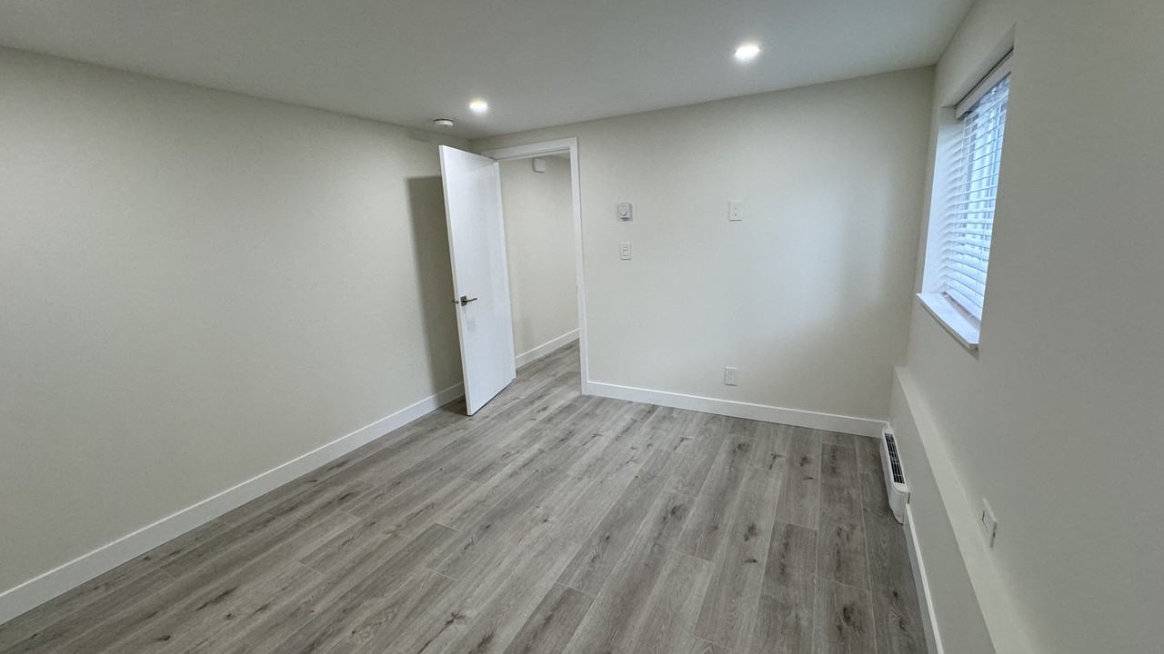 2100 Lyons Court - Photo 2 of 4