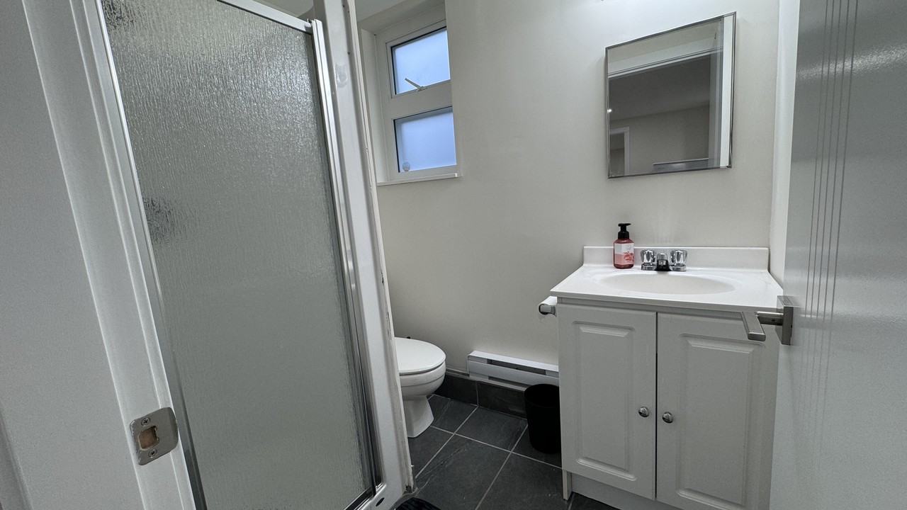 2100 Lyons Court - Photo 3 of 4