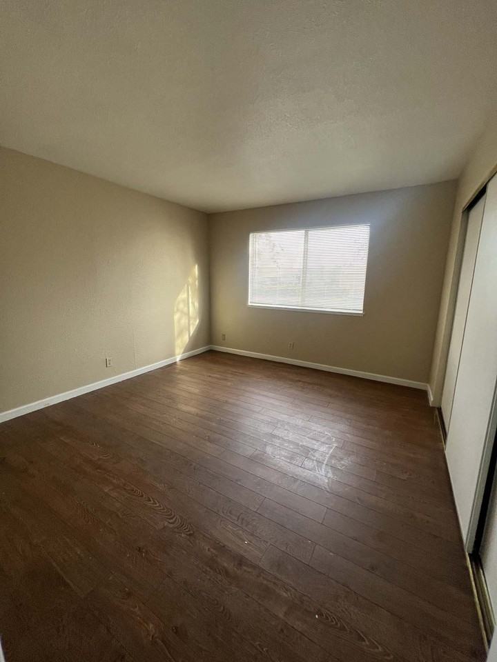 3417 Fairview Dr - Photo 4 of 13