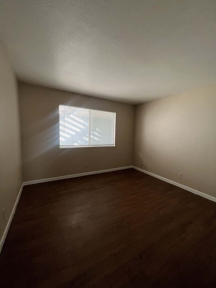 3417 Fairview Dr - Photo 5 of 13