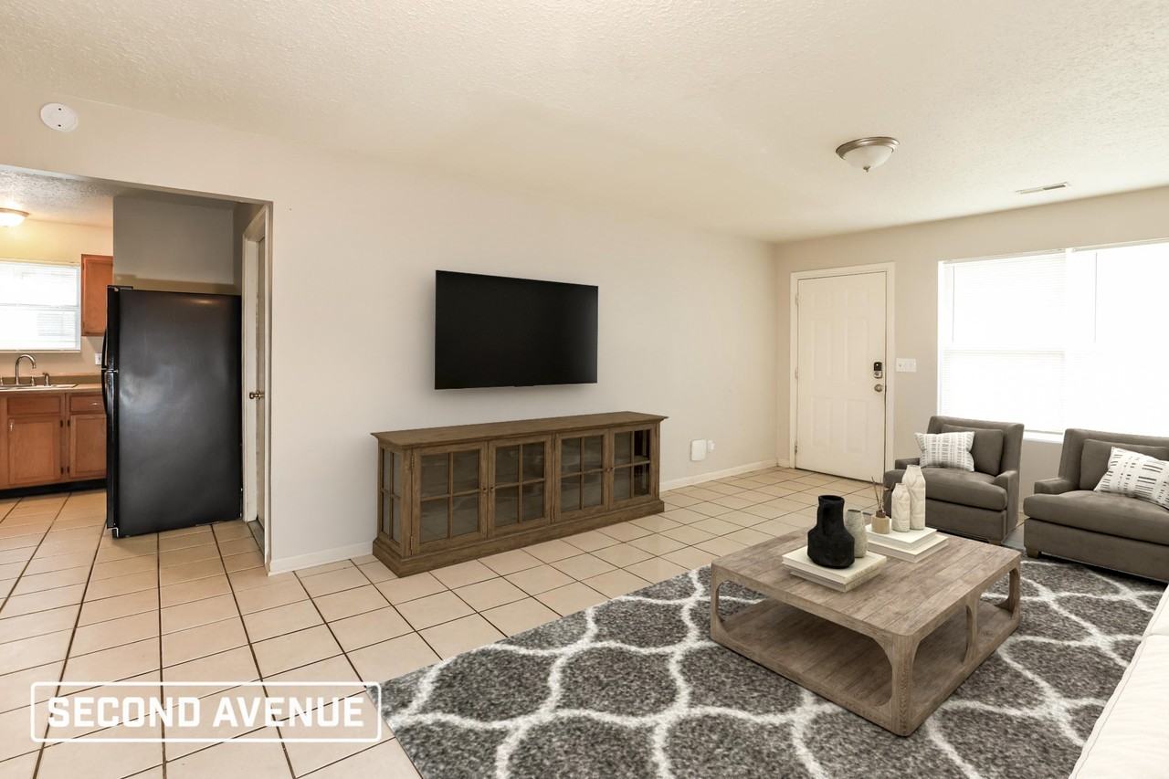 2833 Kensington Ave - Photo 2 of 25