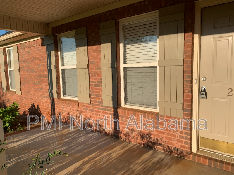 218 Maddux Ct - Photo 2 of 16