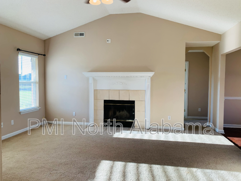 218 Maddux Ct - Photo 3 of 16