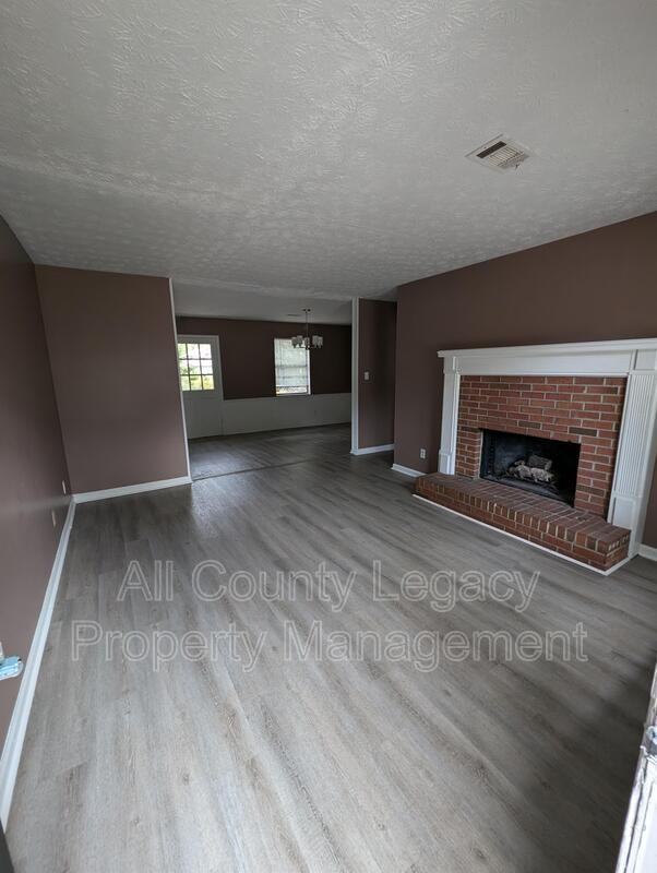 787 Highland Ct - Photo 2 of 10