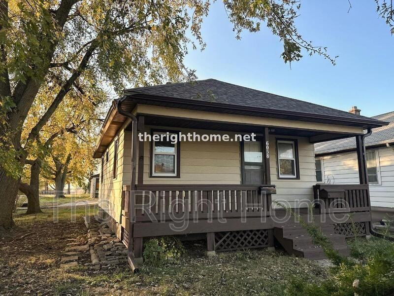 6058 S 37th St - Photo 2 of 12