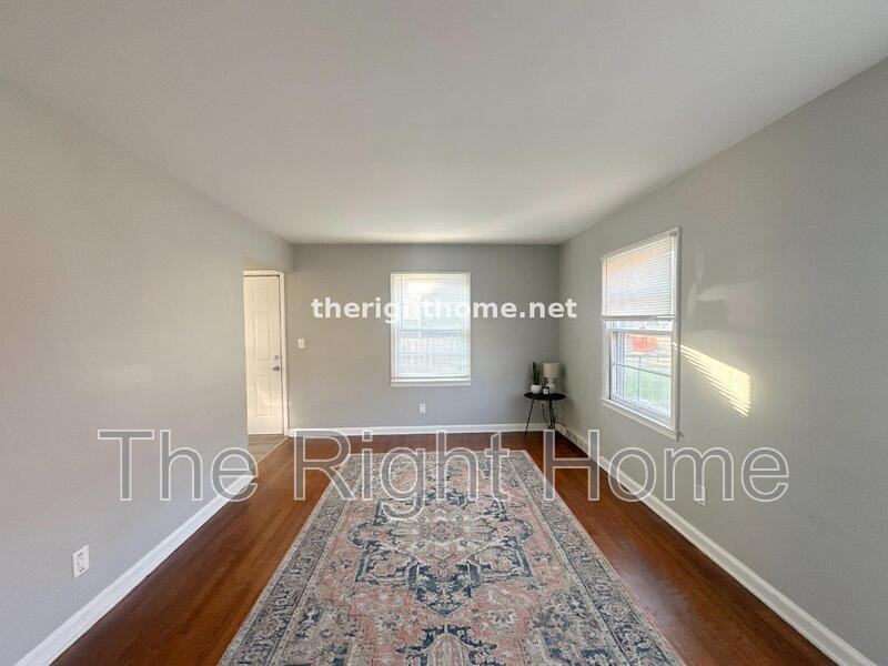 3307 X St - Photo 3 of 12