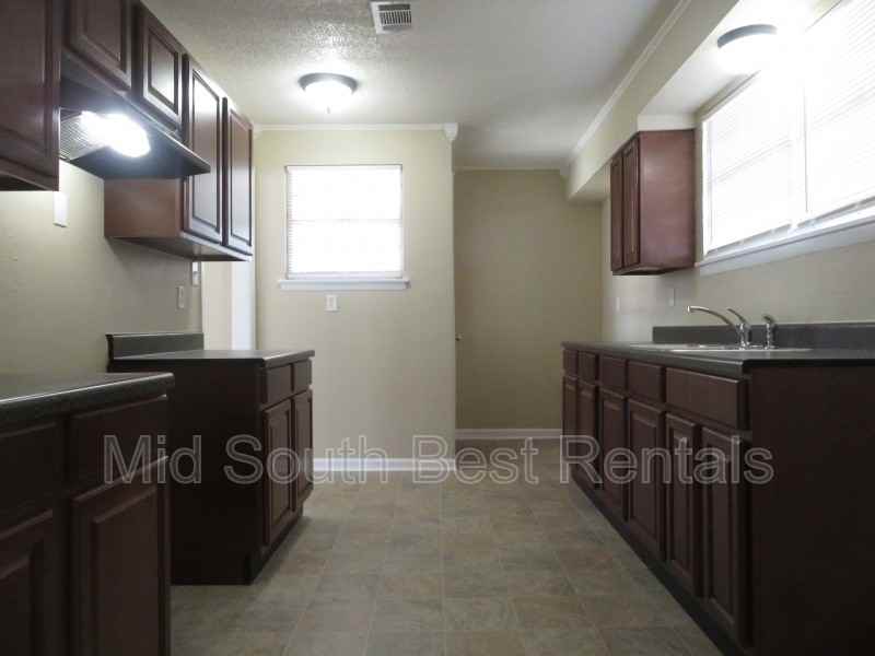 834 Lucille Avenue - Photo 3 of 8