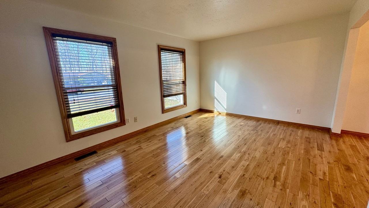 2157 Bayham Dr Se - Photo 2 of 20