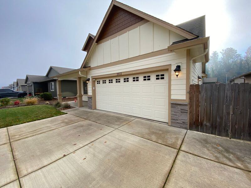 2512 Equestrian Loop S - Photo 3 of 28