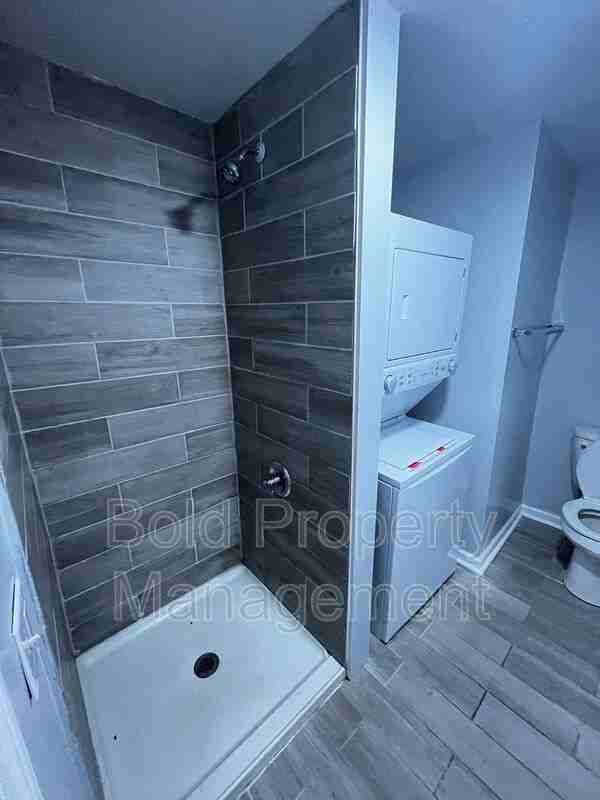 119 S 6th St #1R - Photo 3 of 8