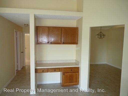 7625 Telford Ct - Photo 3 of 8