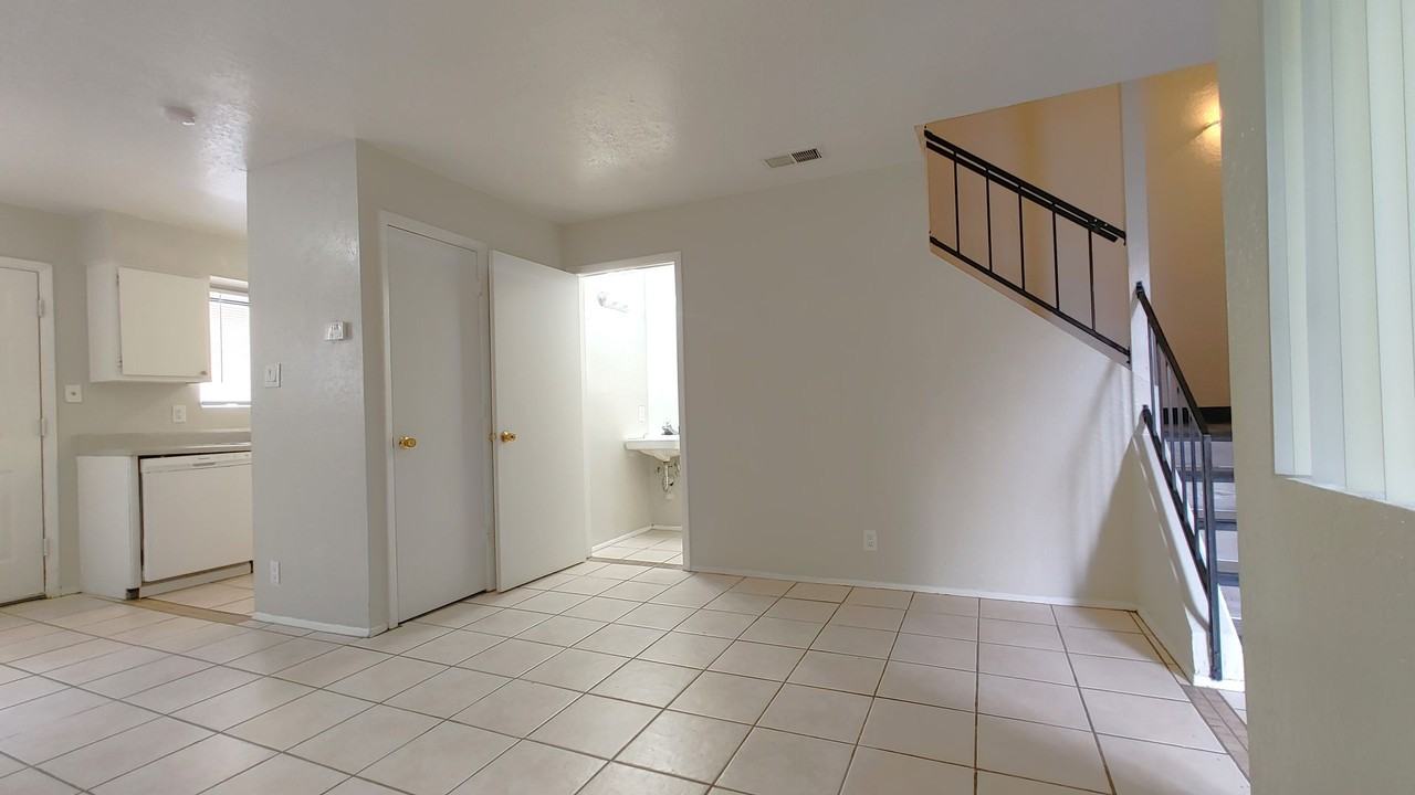 Lomas Townhouse Apartments - Photo 2 of 18