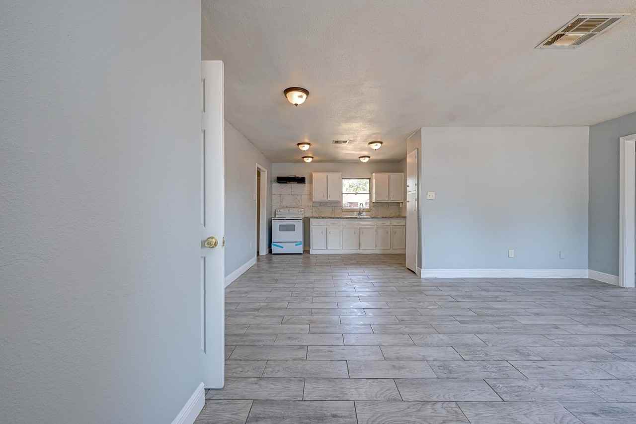 5859 Westover St - Photo 3 of 15